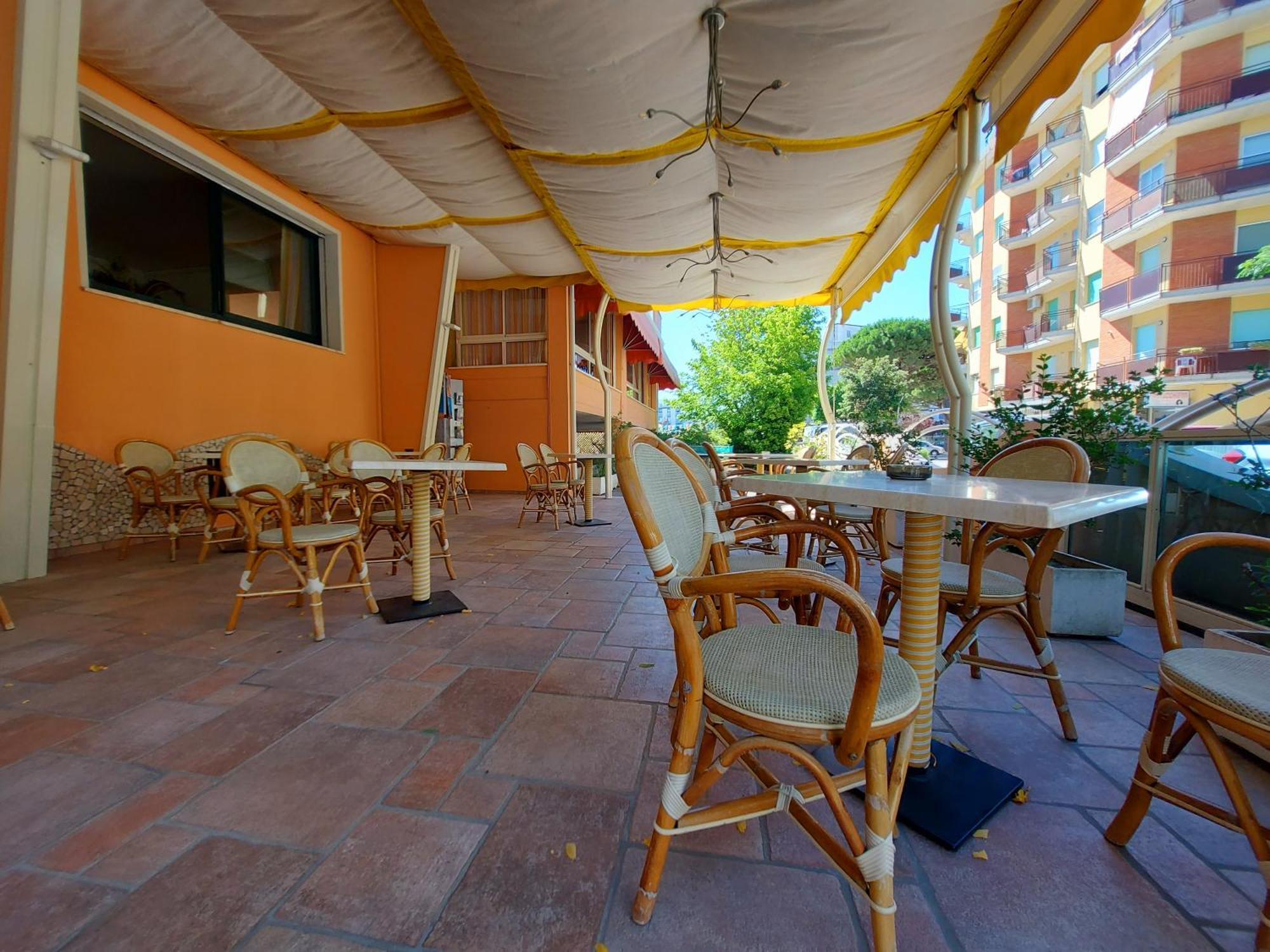 Hotel Joli Чезенатико Экстерьер фото