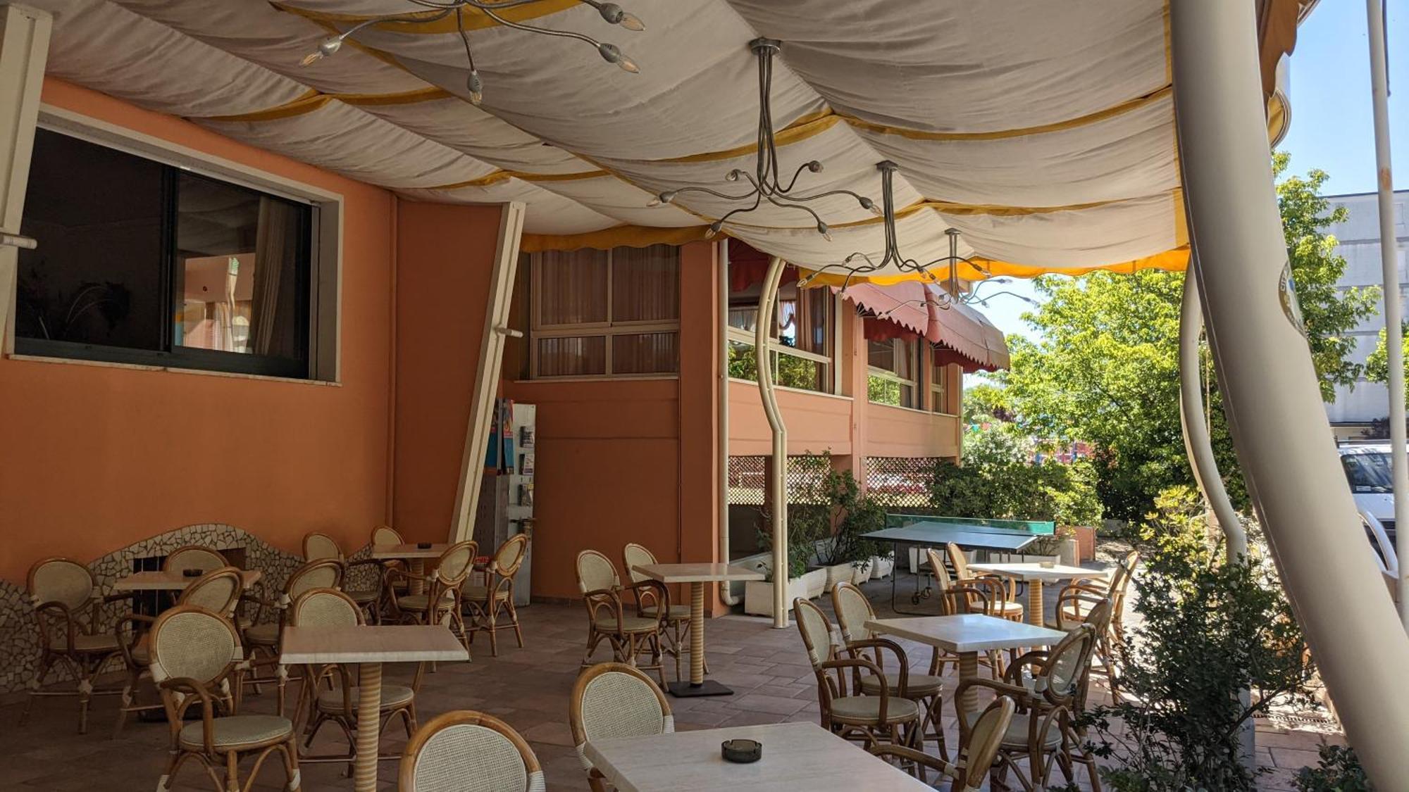 Hotel Joli Чезенатико Экстерьер фото
